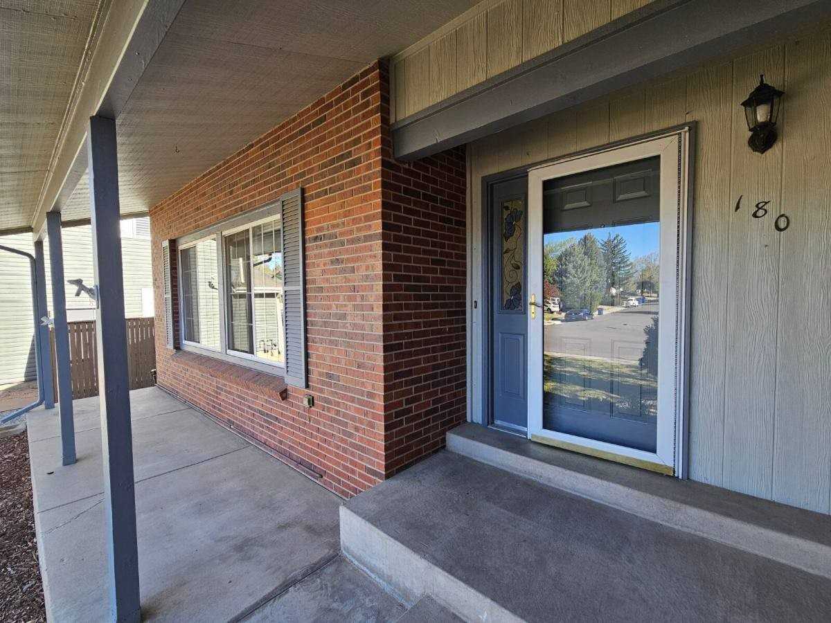 180 Prairie Ridge Rd - Photo 2 of 10