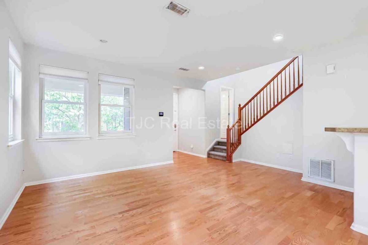 3427 Florence Way - Photo 3 of 10