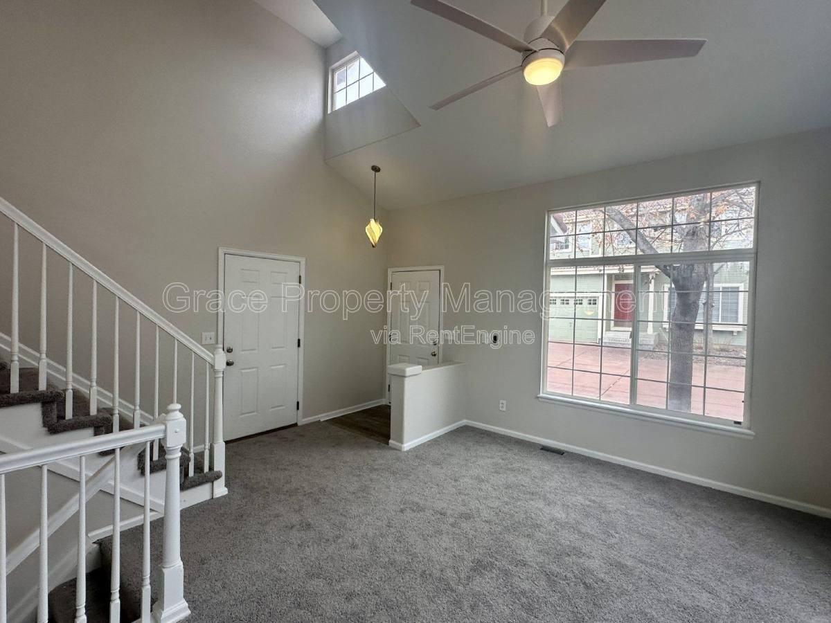 1440 Braewood Ave - Photo 2 of 10