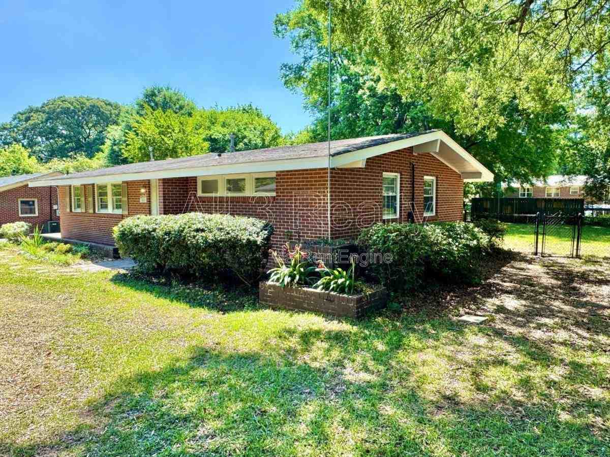 3600 Nottingham Rd - Photo 3 of 10