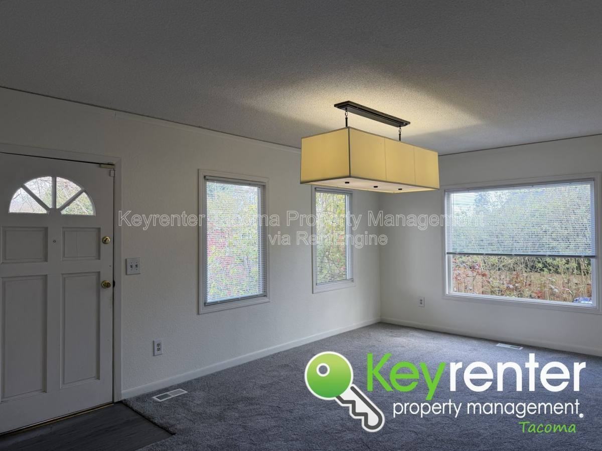 4902 N 16th St - Photo 2 of 10