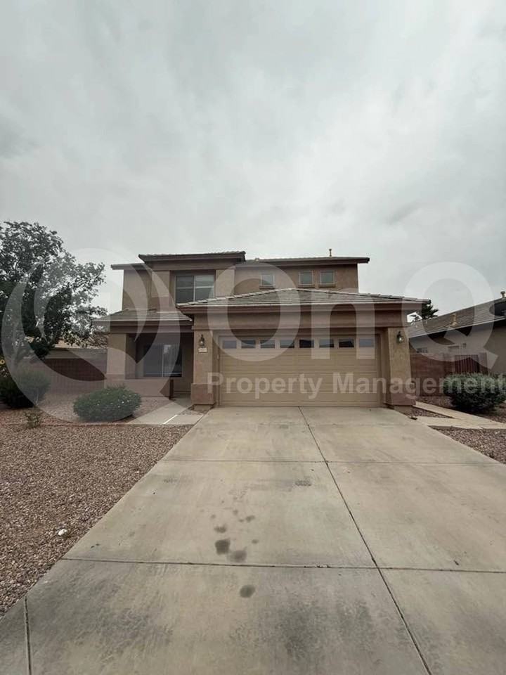21511 N Greenland Park Dr - Photo 2 of 3