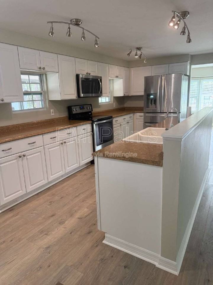 17719 Carthage Ave - Photo 2 of 10