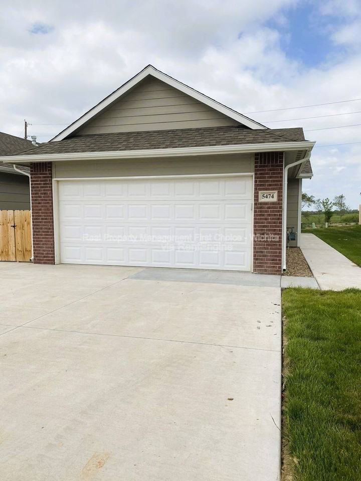 5474 N Colburn Court - Photo 2 of 10