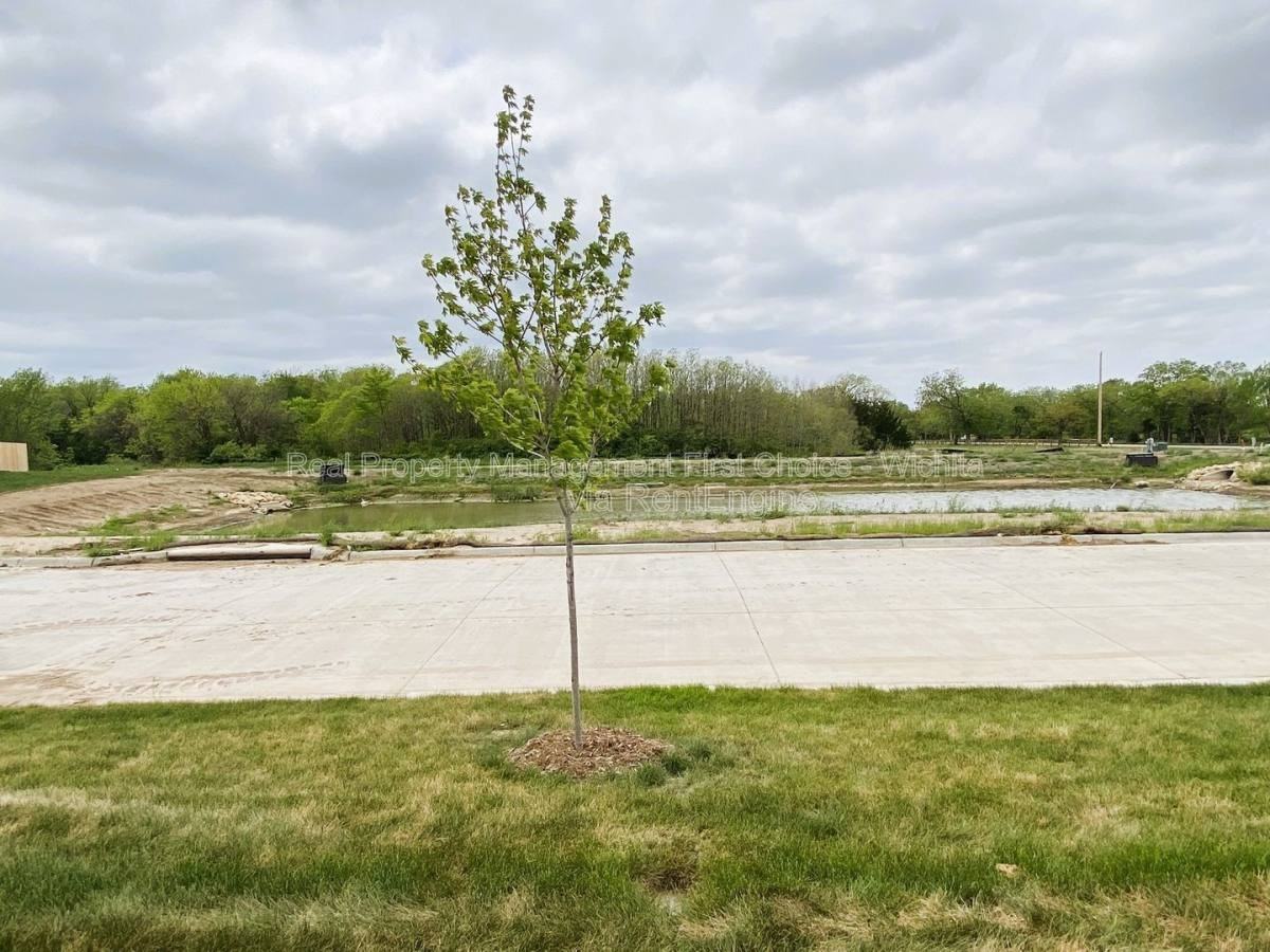 5474 N Colburn Court - Photo 4 of 10