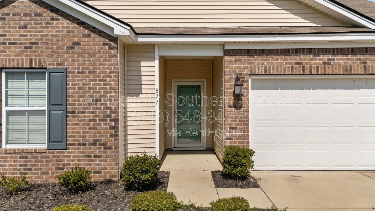 877 Devon Estate Ave - Photo 3 of 41