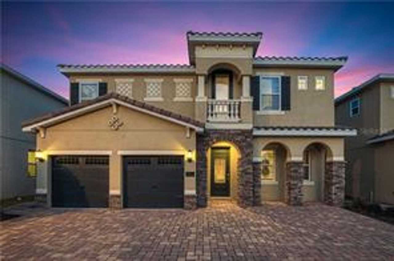 241 Lasso Dr - Photo 2 of 44