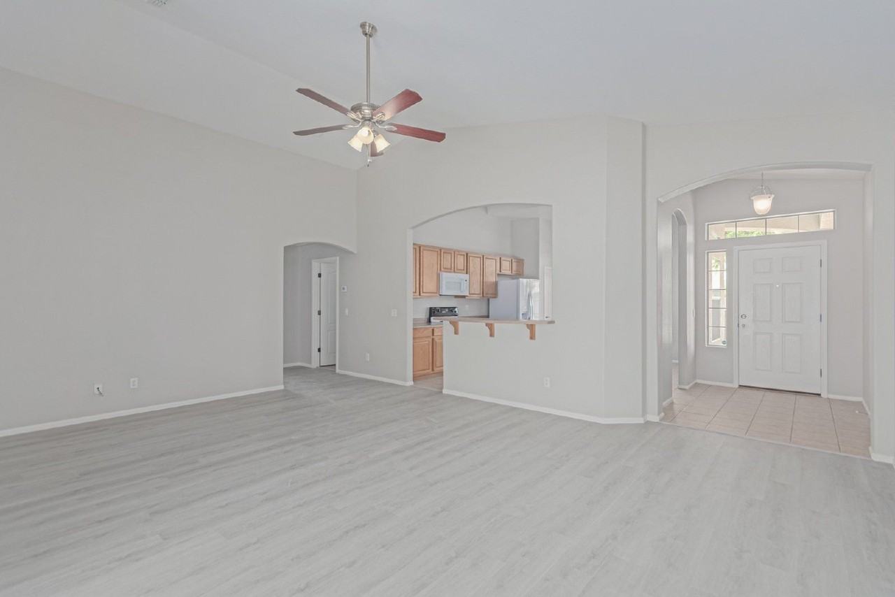 11914 N 150th Ln - Photo 7 of 32