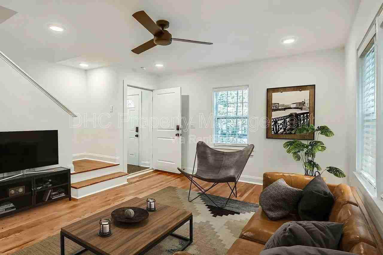 406 S Columbia Dr #A - Photo 7 of 19