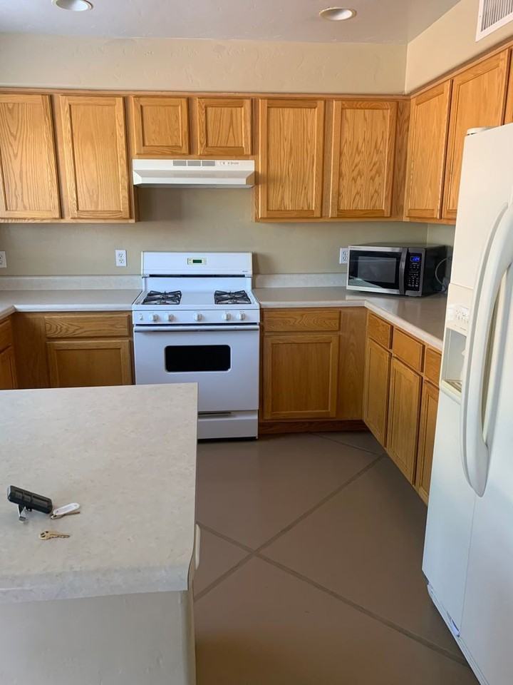 2940 N Adelaide Farms Pl - Photo 4 of 18