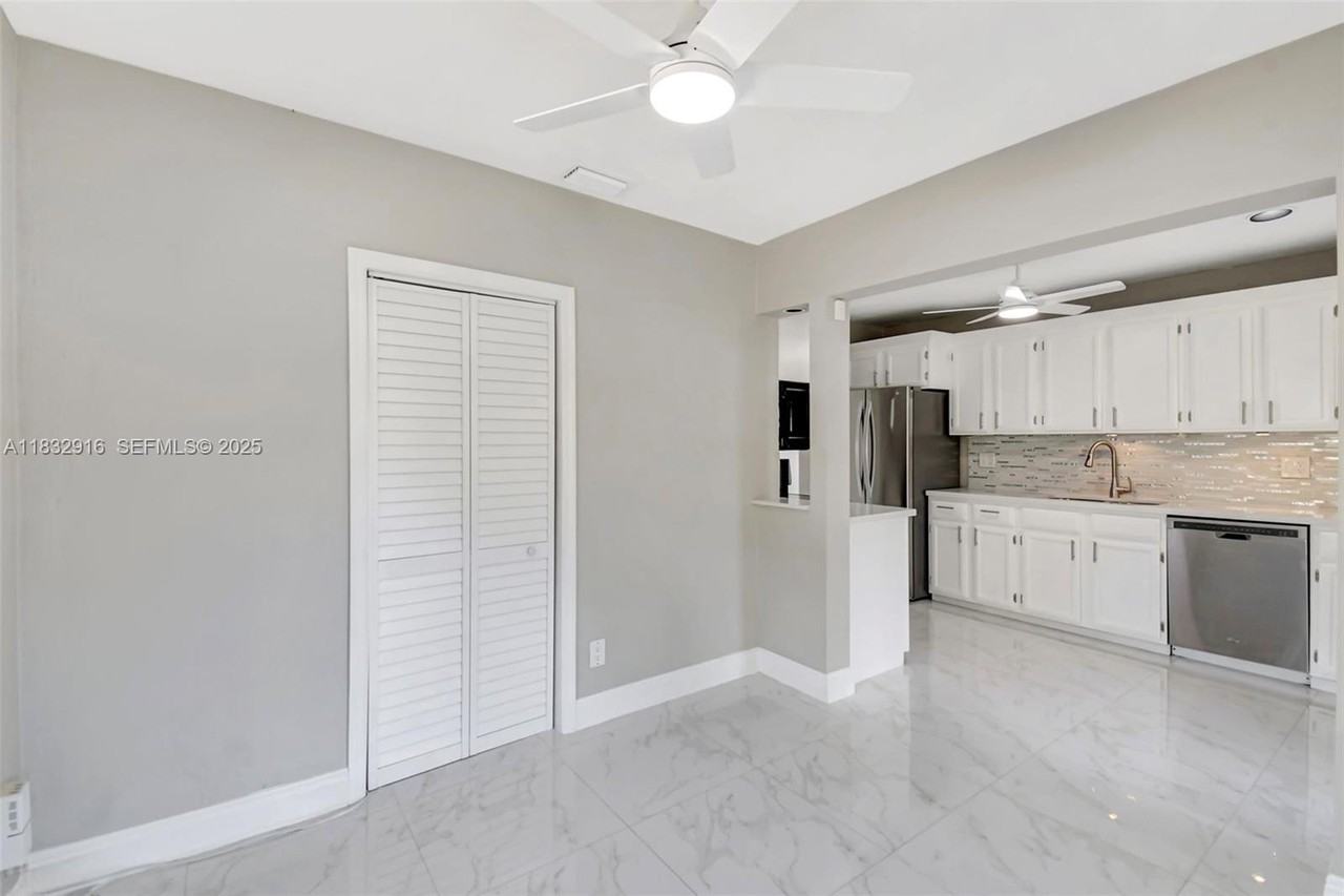 320 Northwest 51st Court - Photo 4 of 54