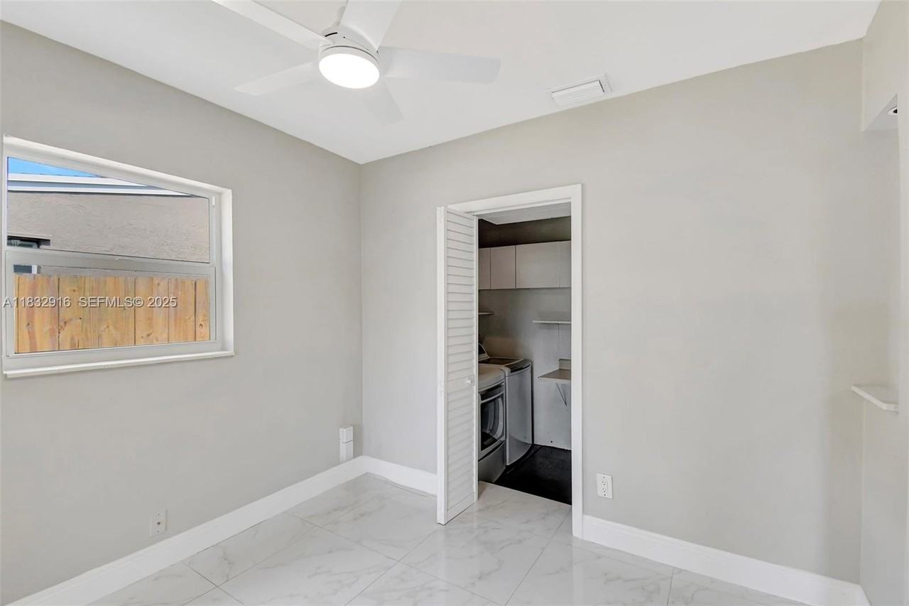 320 Northwest 51st Court - Photo 6 of 54