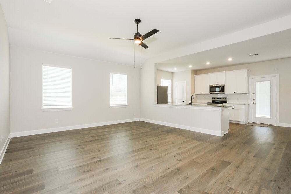 336 Live Oak Ln - Photo 3 of 16