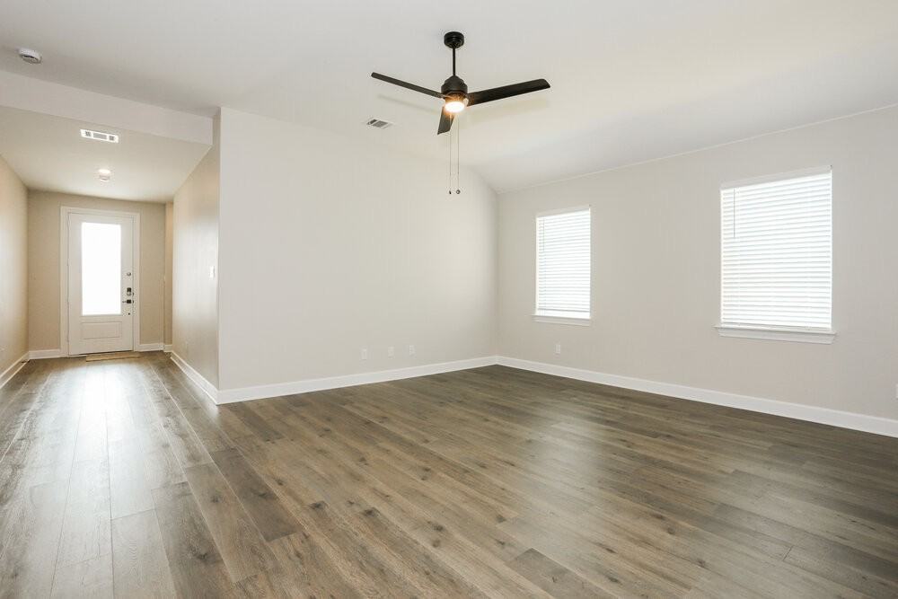 336 Live Oak Ln - Photo 4 of 16