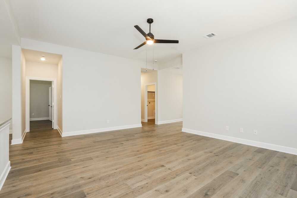 336 Live Oak Ln - Photo 5 of 16