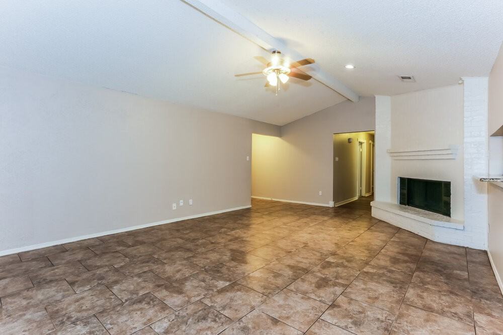 230 Lemon Dr - Photo 3 of 16