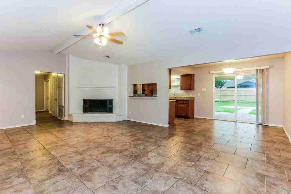 230 Lemon Dr - Photo 4 of 16