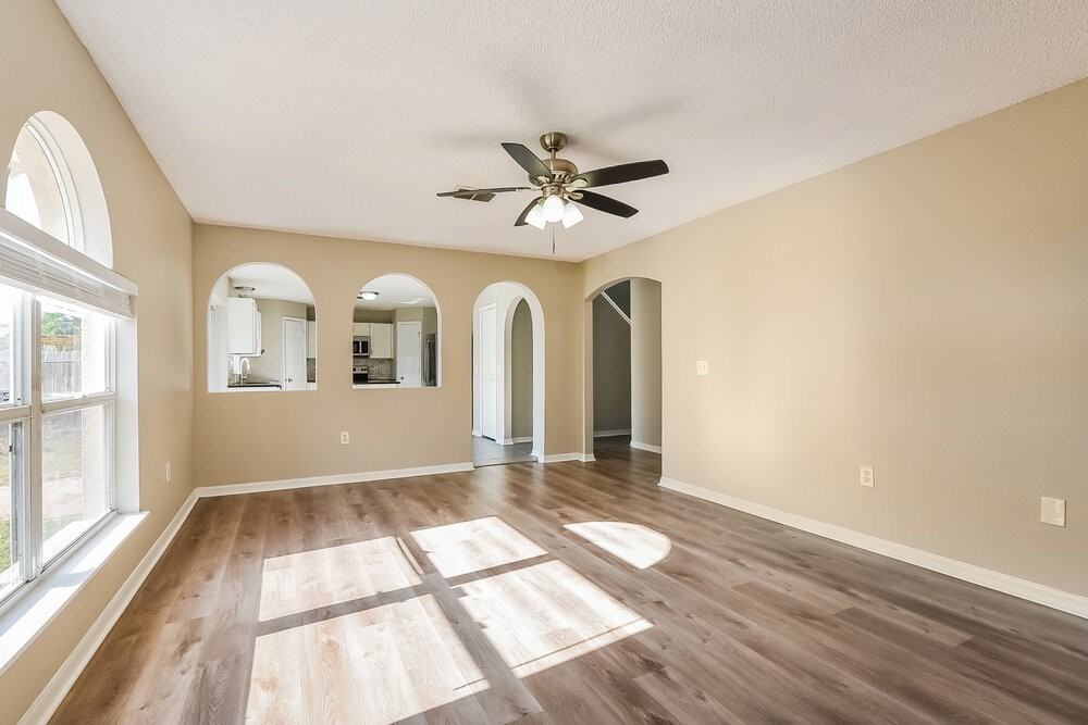 336 Pleasant Gardens Dr - Photo 5 of 17