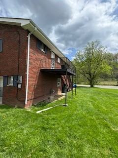 1336 Memorial Blvd W - Photo 3 of 10