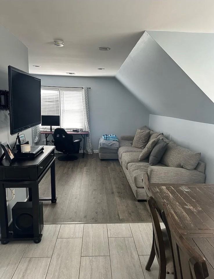 420 10th St #2ndFL - Photo 2 of 9