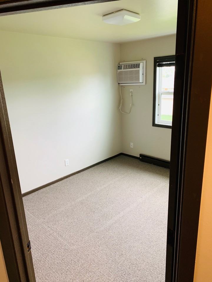 394 Stanley Ct #D - Photo 5 of 7