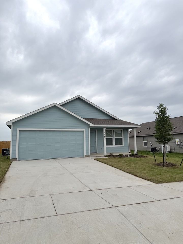 3703 Oleander Pl #NA - Photo 3 of 32