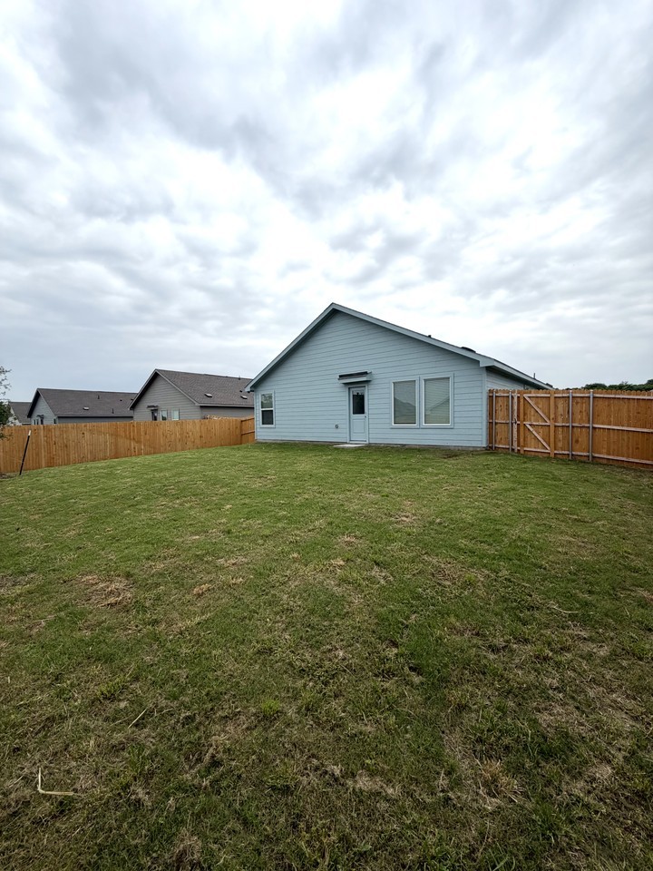 3703 Oleander Pl #NA - Photo 5 of 32