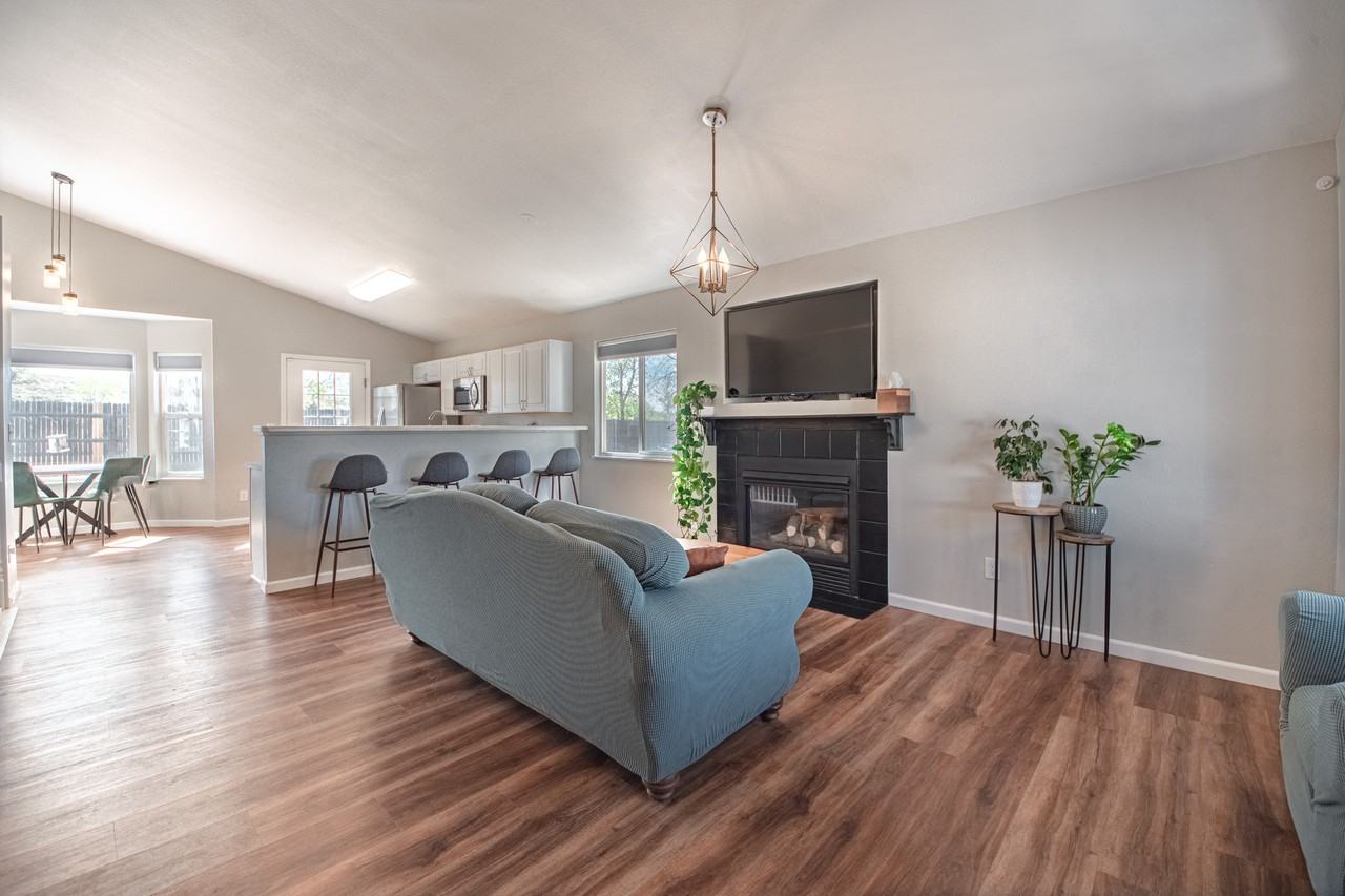 6343 Gossamer St #NA - Photo 3 of 31