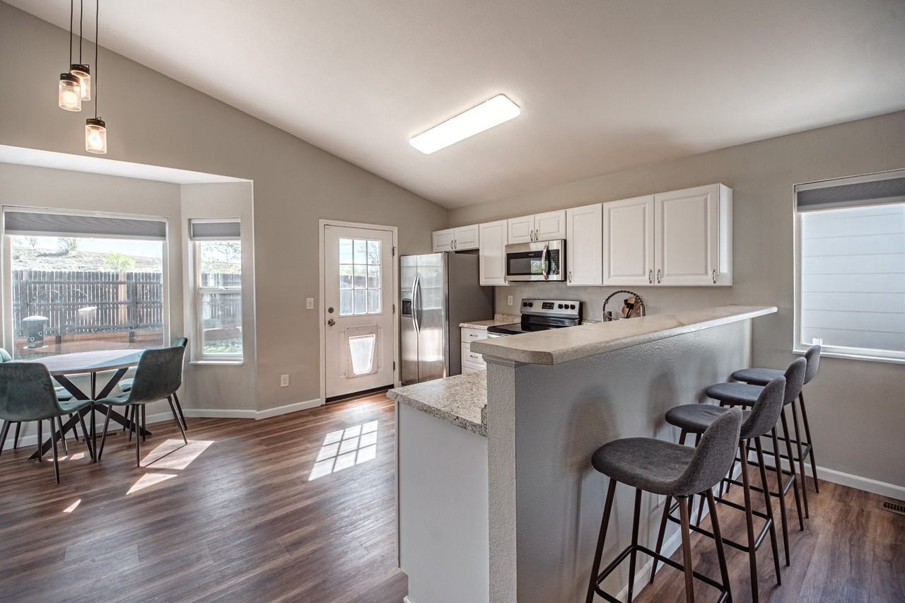 6343 Gossamer St #NA - Photo 7 of 31