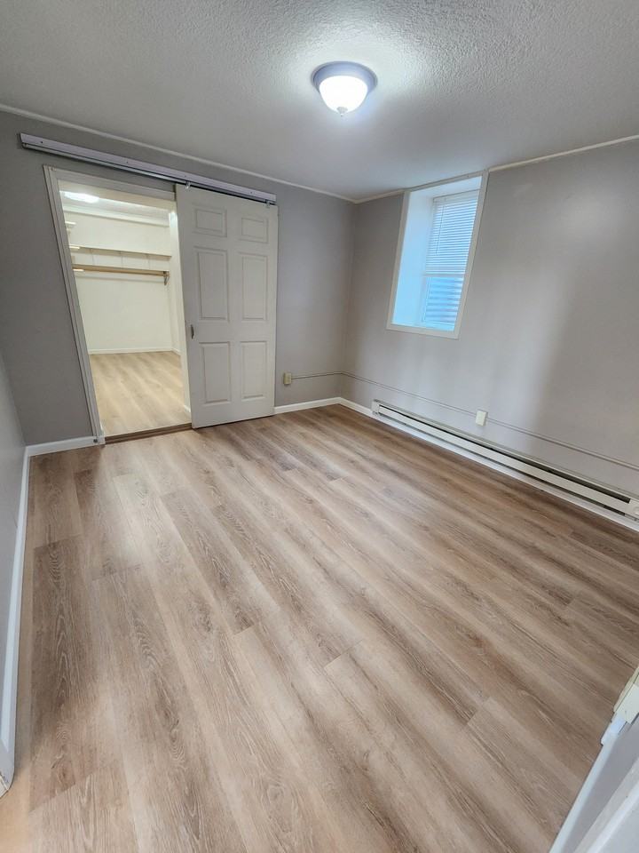 643 Summit Ave #B - Photo 4 of 8