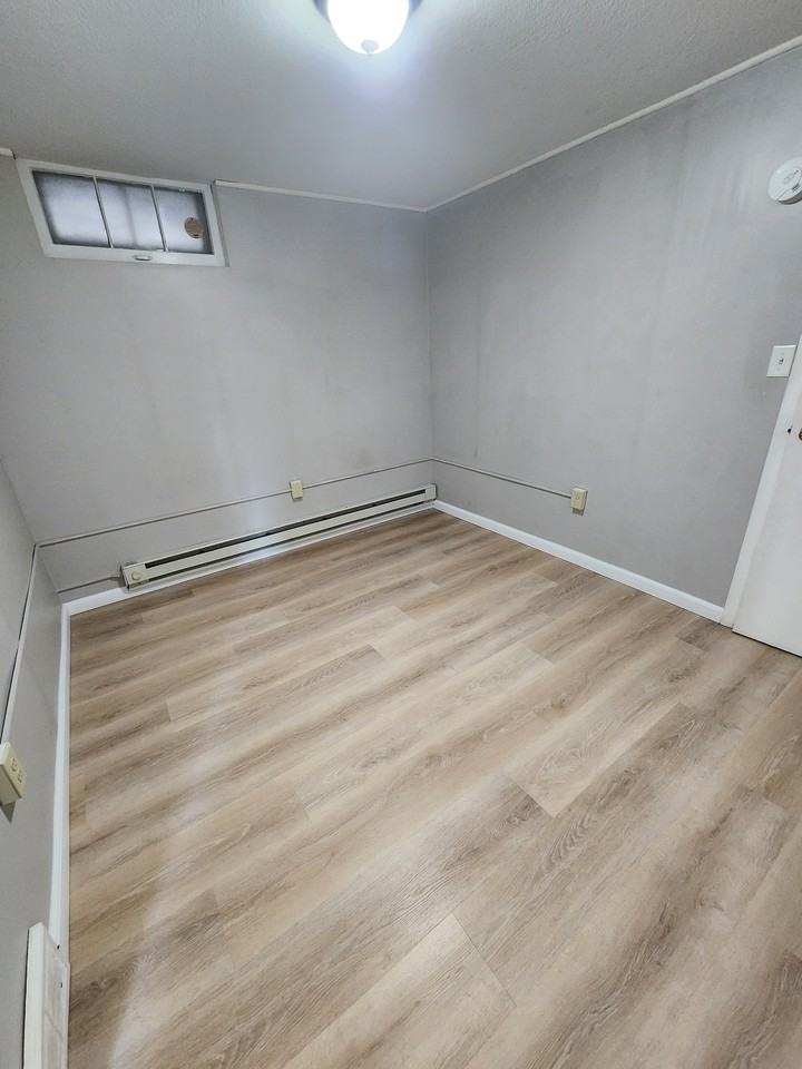 643 Summit Ave #B - Photo 6 of 8