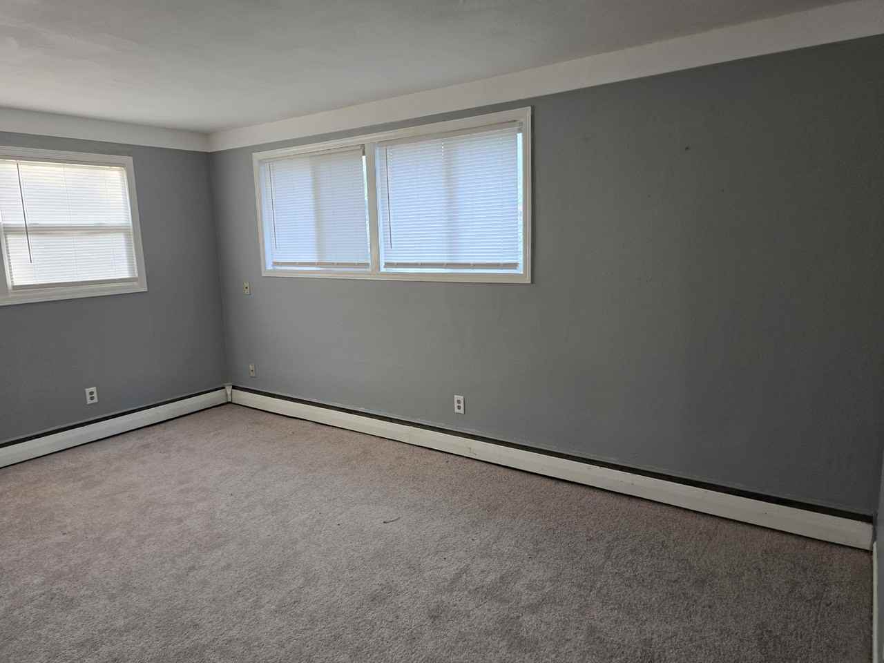 914 Burr St - Photo 5 of 26