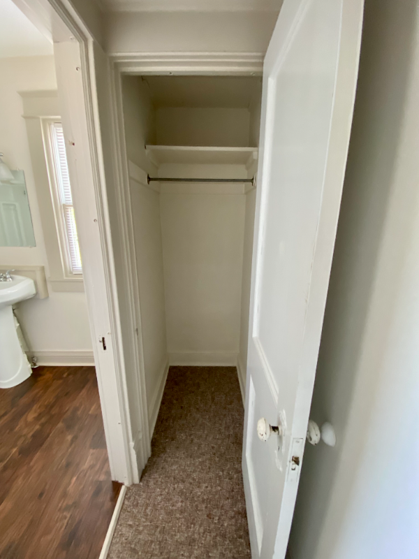 418 Waukazoo Ave #4 - Photo 6 of 7