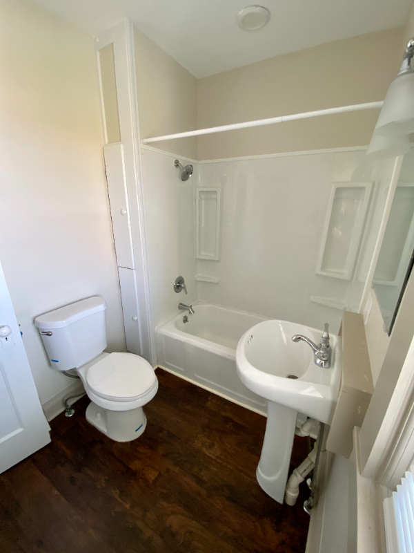 418 Waukazoo Ave #4 - Photo 7 of 7