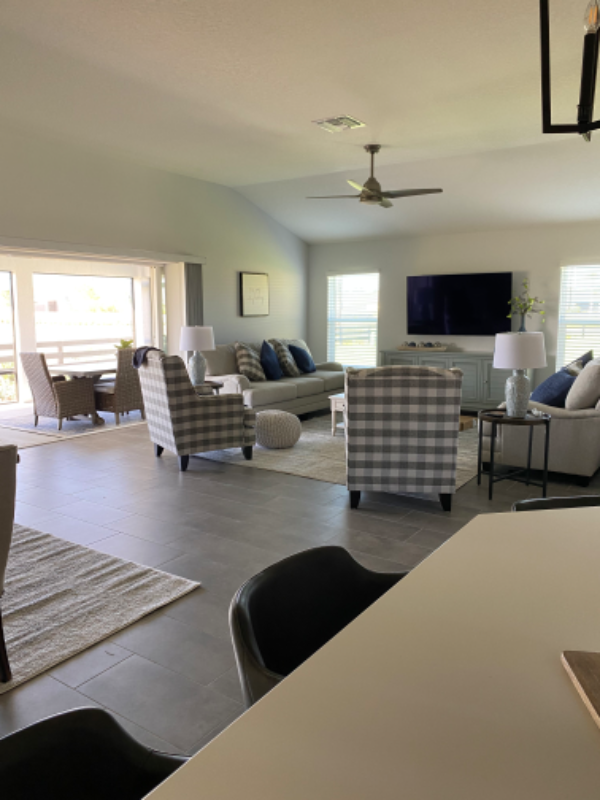 1031 Skates St - Photo 7 of 42