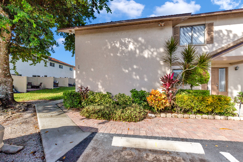 26650 Southern Pines Dr #101 - Photo 4 of 36