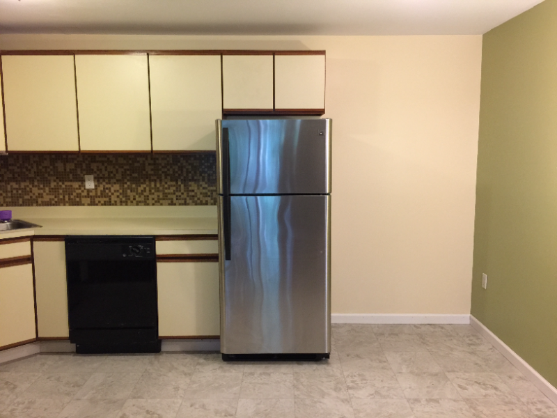 102 Oakwood Ave - Photo 4 of 6