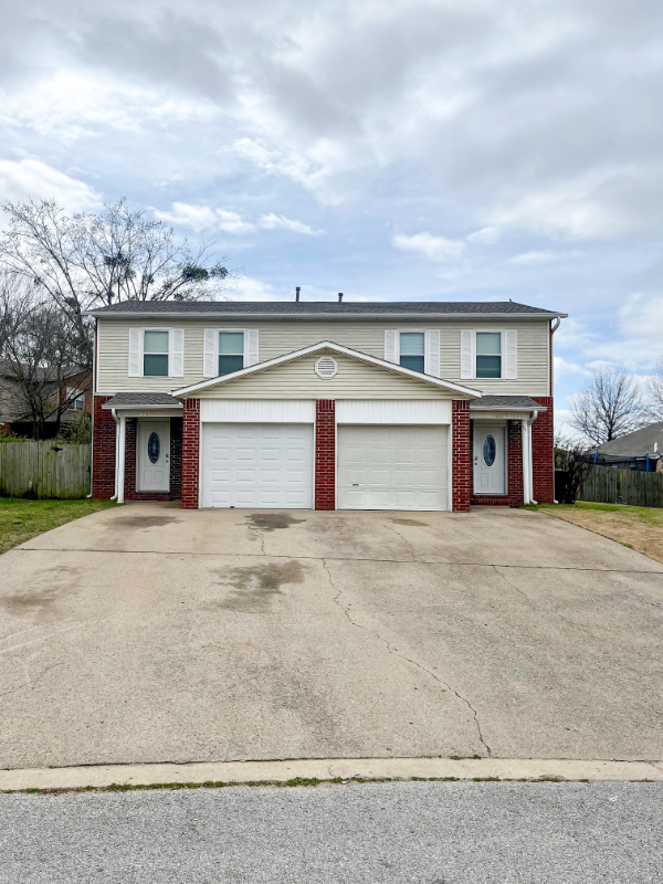 617 W Moan Pl - Photo 3 of 44