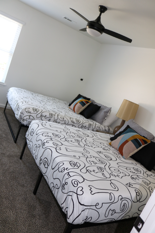 617 W Moan Pl - Photo 5 of 44