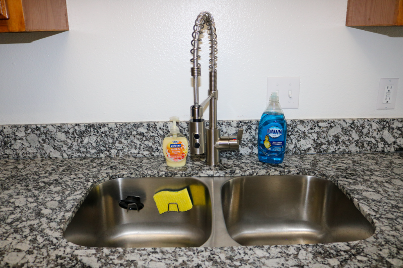 617 W Moan Pl - Photo 6 of 28