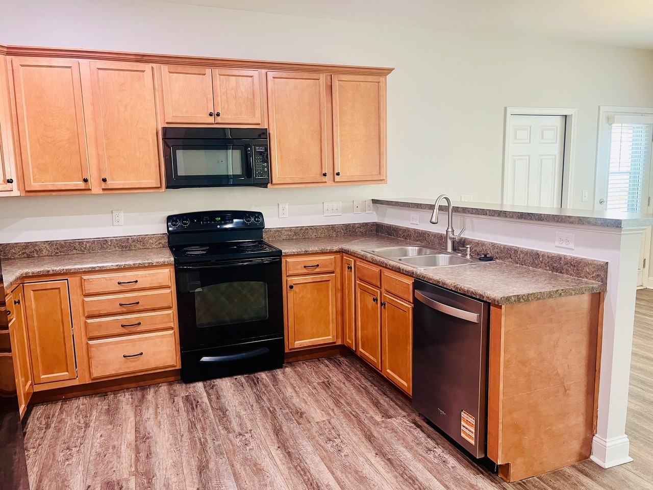 1105 Circandian Ct - Photo 4 of 38