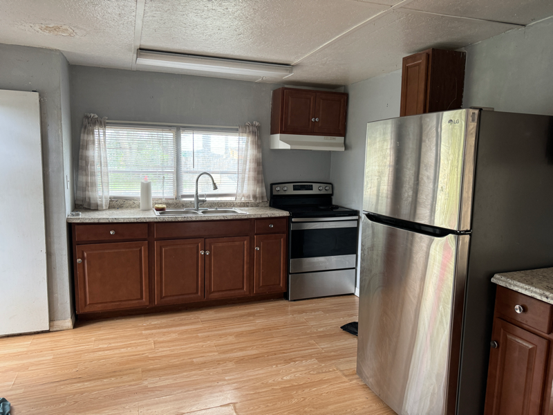 135 Cypress St - Photo 2 of 8