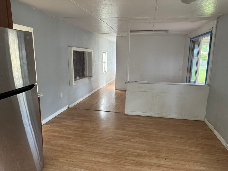 135 Cypress St - Photo 3 of 8