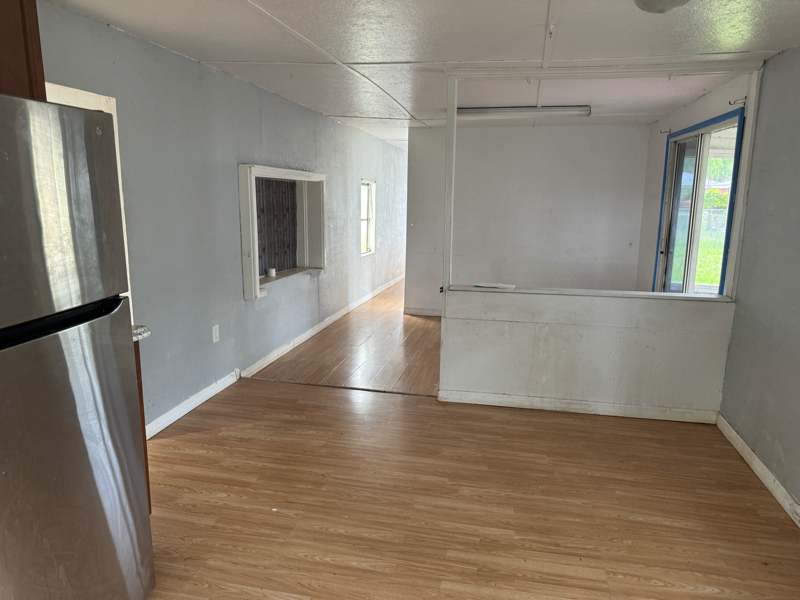 135 Cypress St - Photo 4 of 8