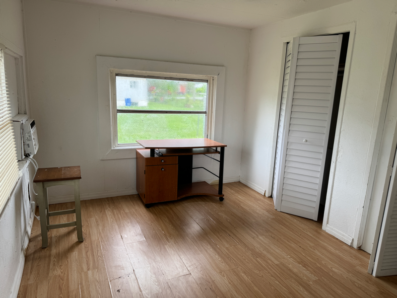 135 Cypress St - Photo 5 of 8