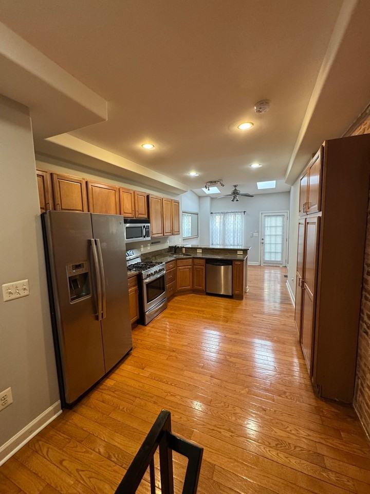 11 N Streeper St - Photo 2 of 20