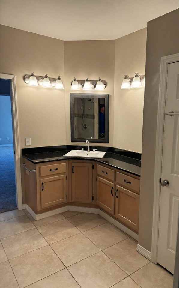 3201 Kingsmill Dr - Photo 7 of 20