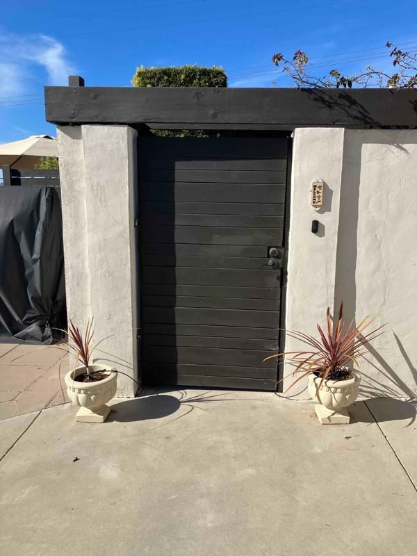 705 Center Ct - Photo 3 of 21