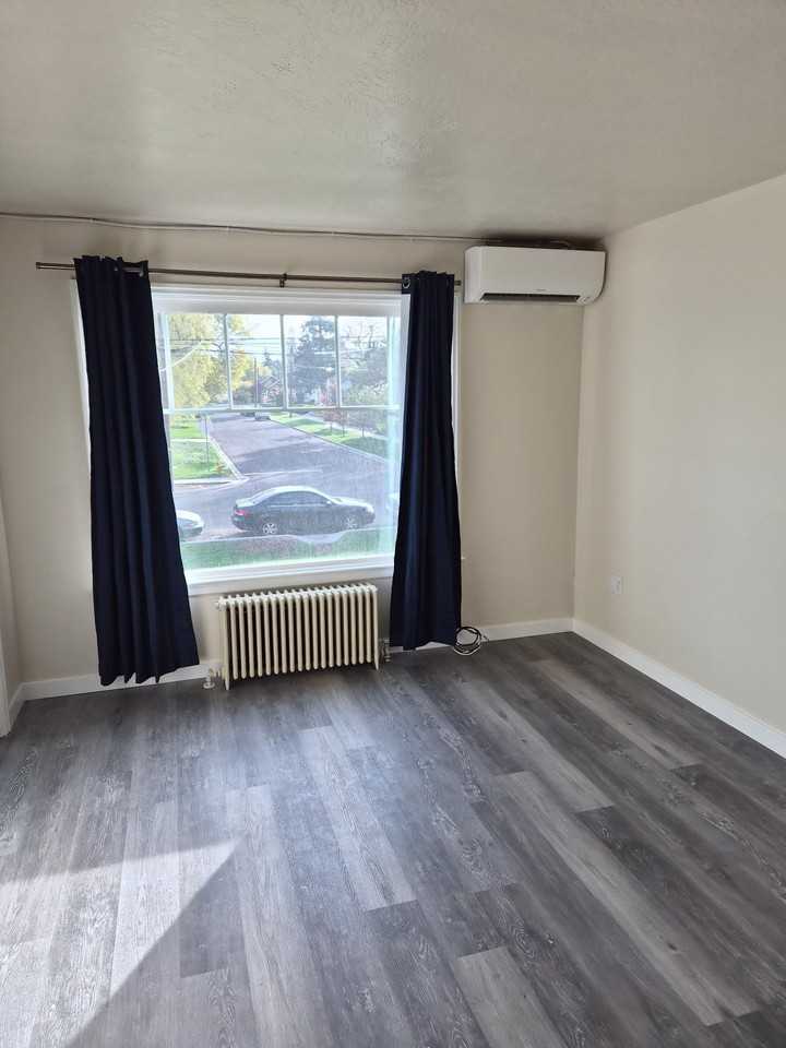 636 S Palouse St #2 - Photo 2 of 5