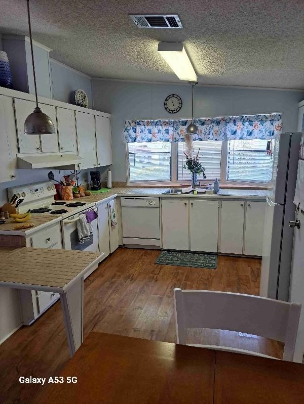 795 Country Ln #181 - Photo 3 of 14